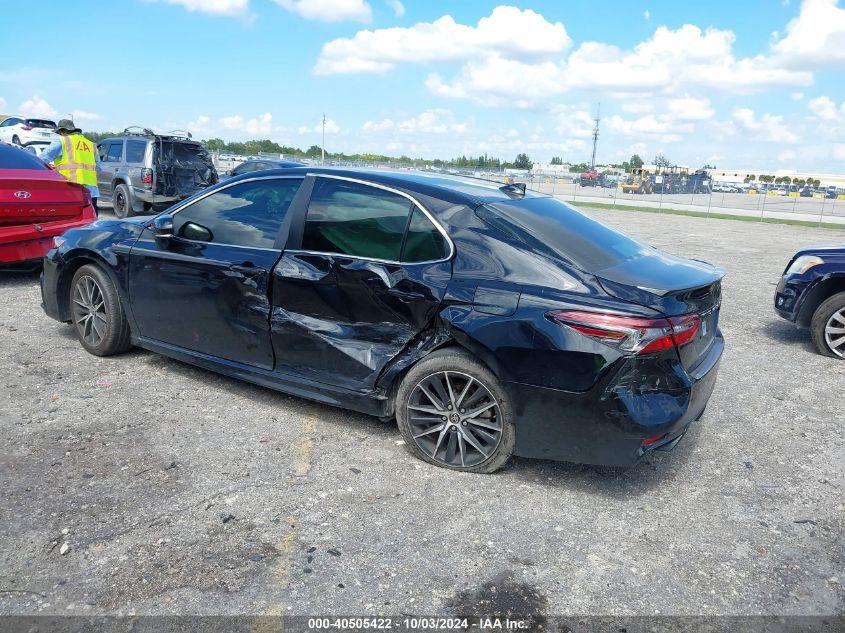 TOYOTA CAMRY SE 2024