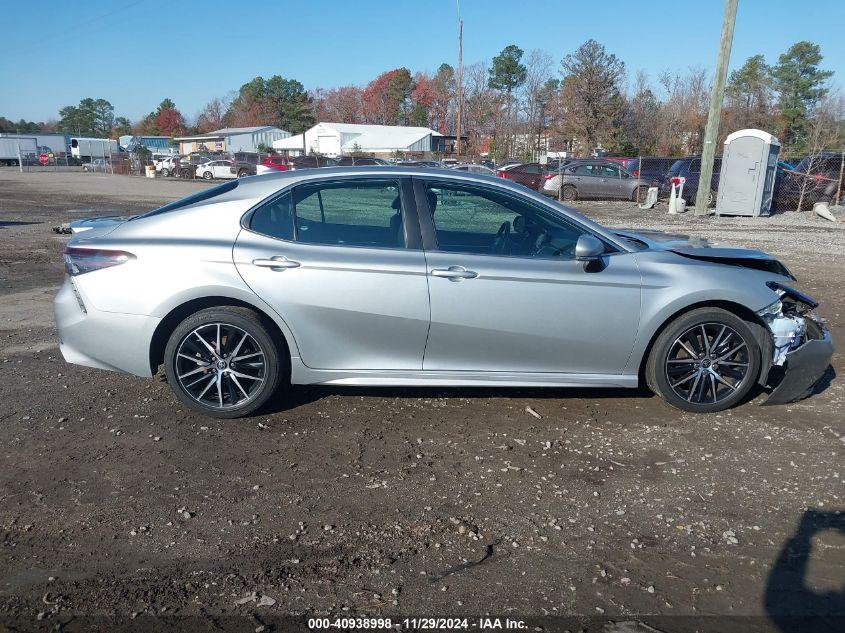 TOYOTA CAMRY SE 2022