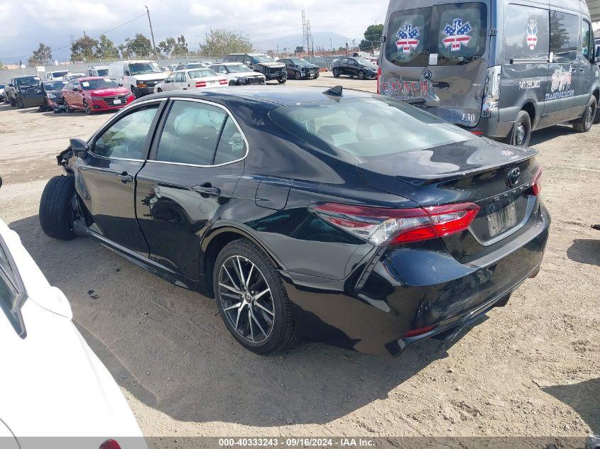 TOYOTA CAMRY SE 2022