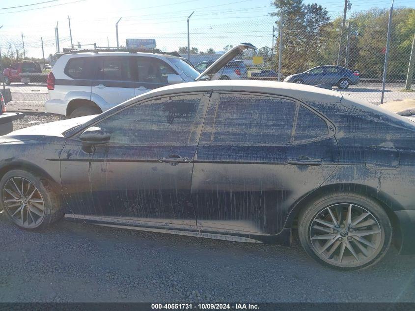 TOYOTA CAMRY SE 2022