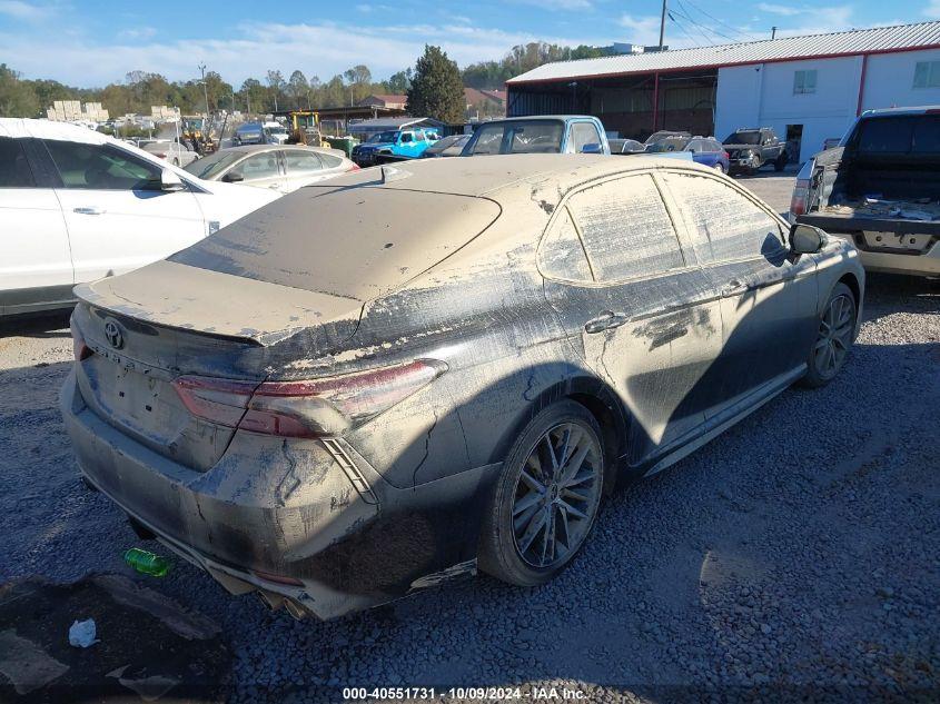 TOYOTA CAMRY SE 2022