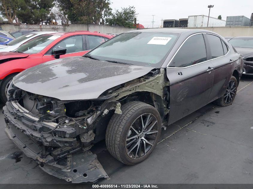 TOYOTA CAMRY SE 2022