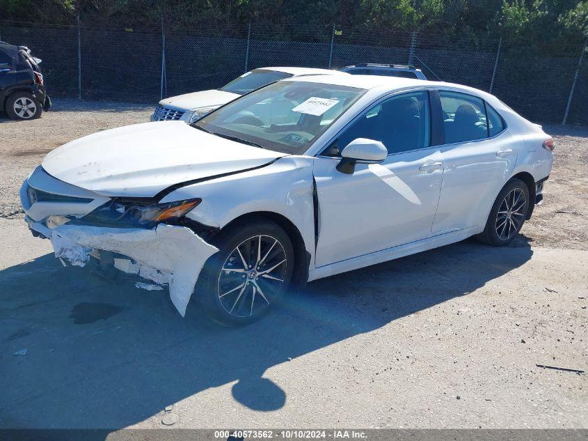 TOYOTA CAMRY SE 2024