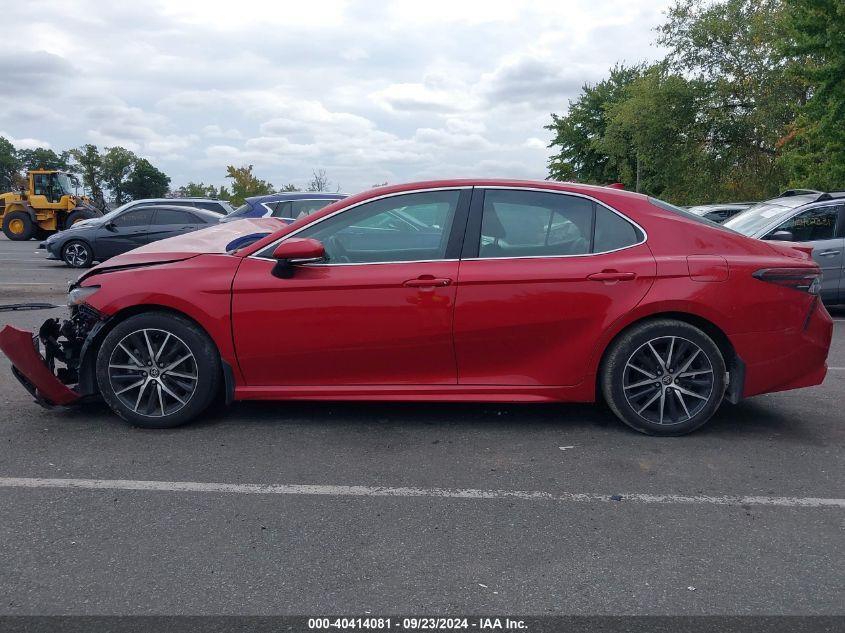 TOYOTA CAMRY SE 2024