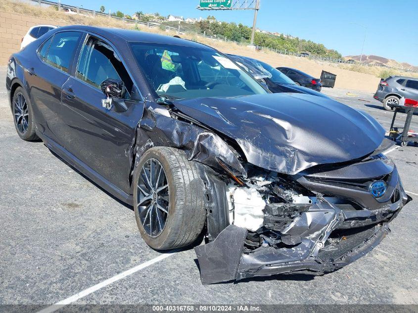 TOYOTA CAMRY SE HYBRID 2023