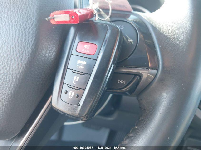 TOYOTA CAMRY SE HYBRID 2022