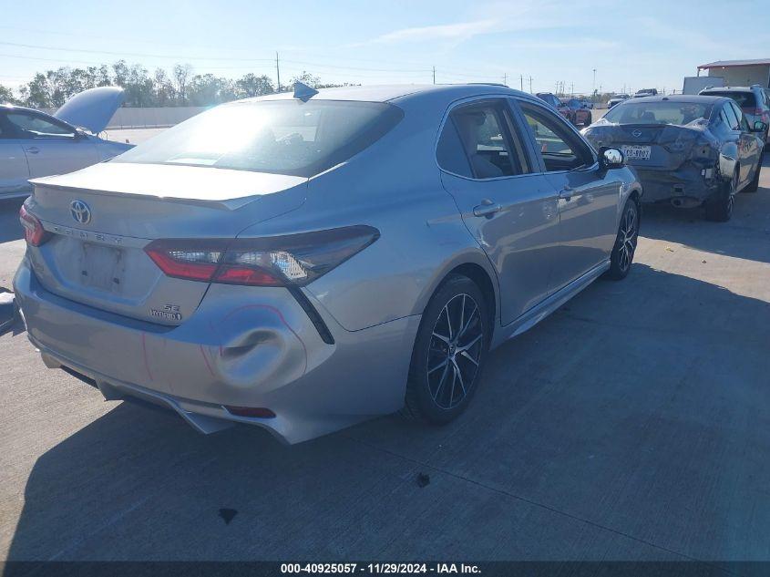 TOYOTA CAMRY SE HYBRID 2022