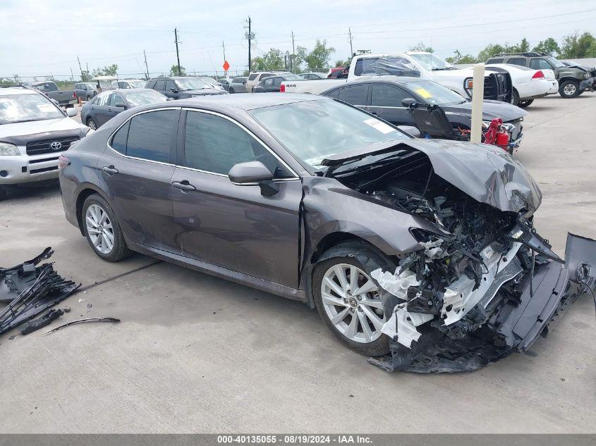 TOYOTA CAMRY LE 2022