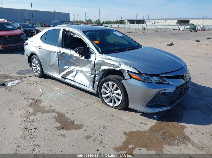 TOYOTA CAMRY LE 2022