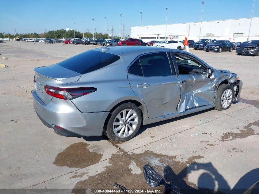 TOYOTA CAMRY LE 2022