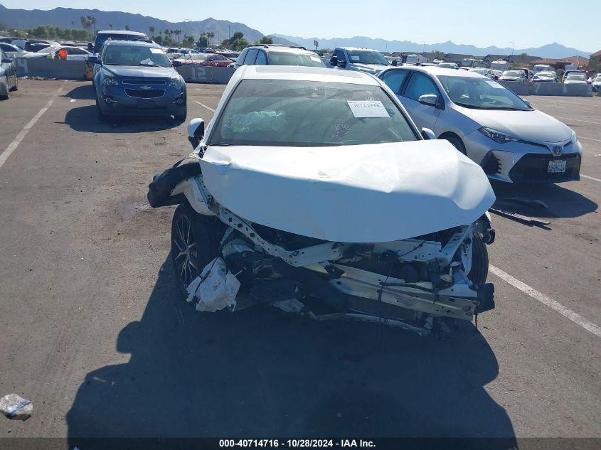 TOYOTA CAMRY SE 2022