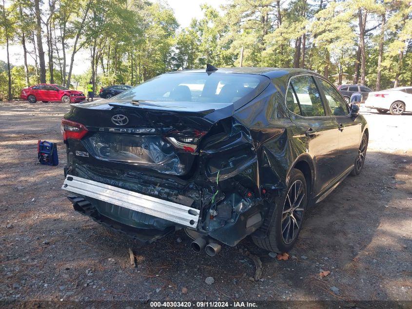 TOYOTA CAMRY SE 2021