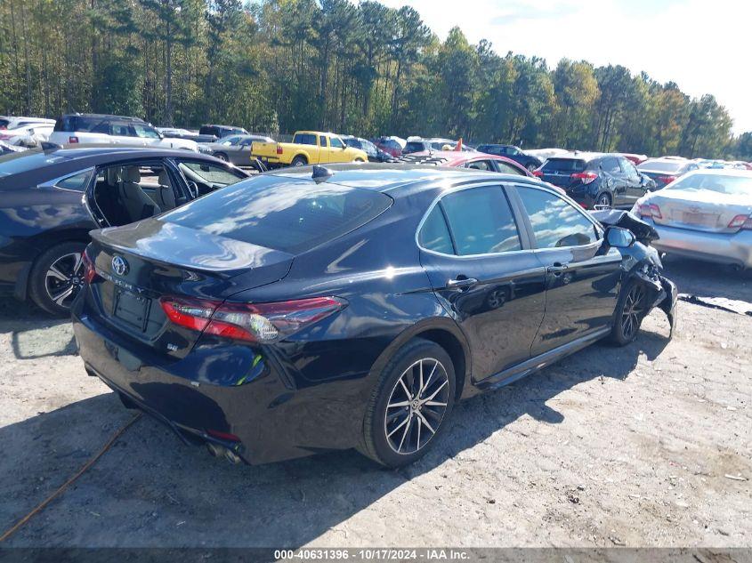 TOYOTA CAMRY SE 2022