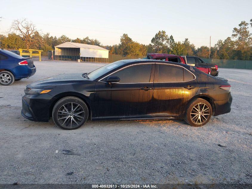 TOYOTA CAMRY SE 2023