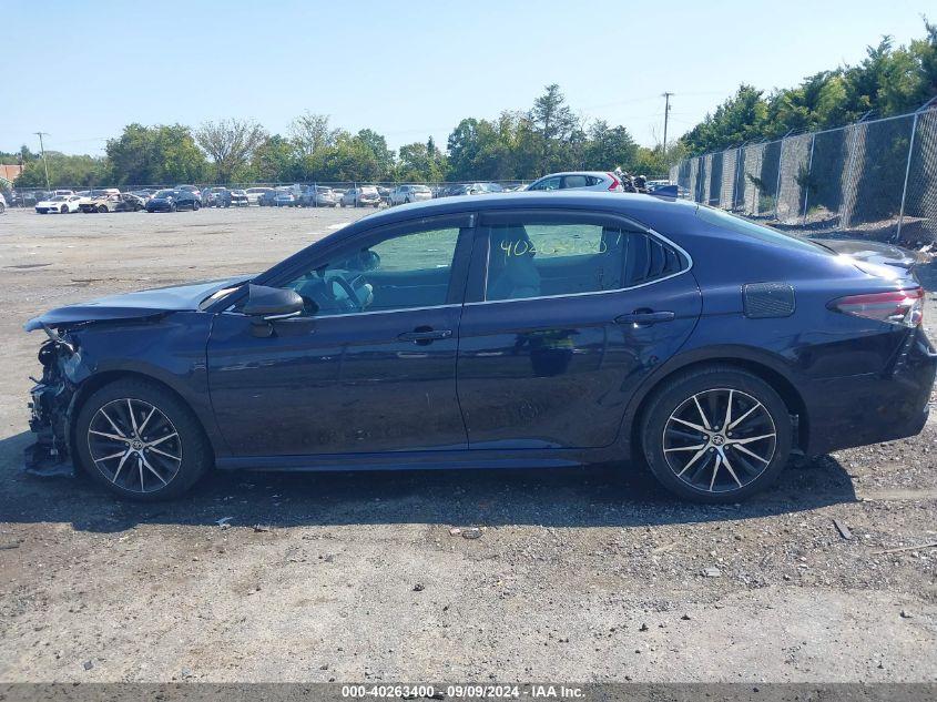 TOYOTA CAMRY SE 2022