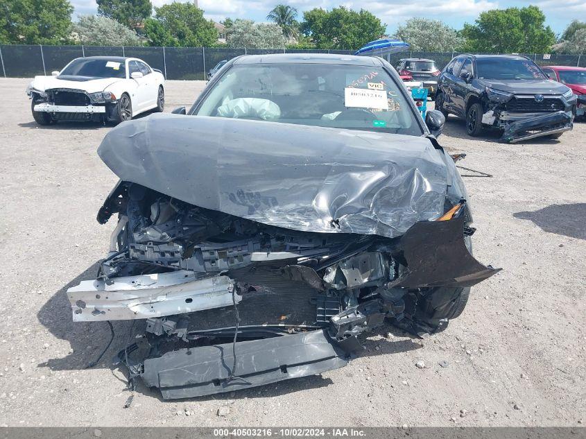 TOYOTA CAMRY SE 2023