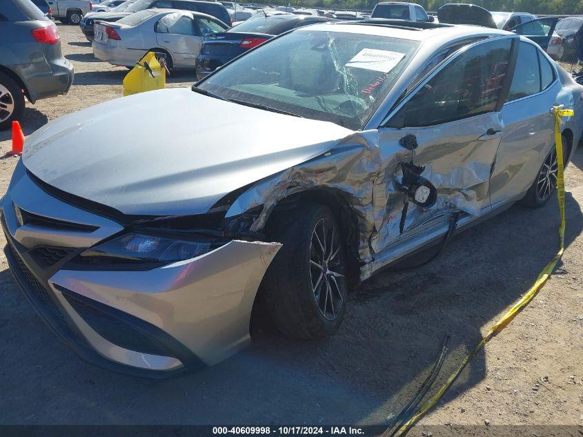 TOYOTA CAMRY SE AWD 2022