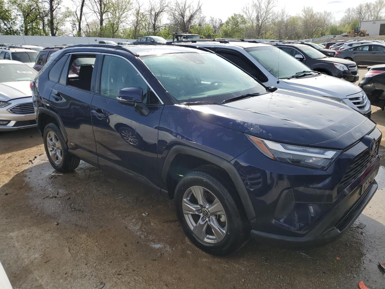 TOYOTA RAV4 XLE XLE 2022