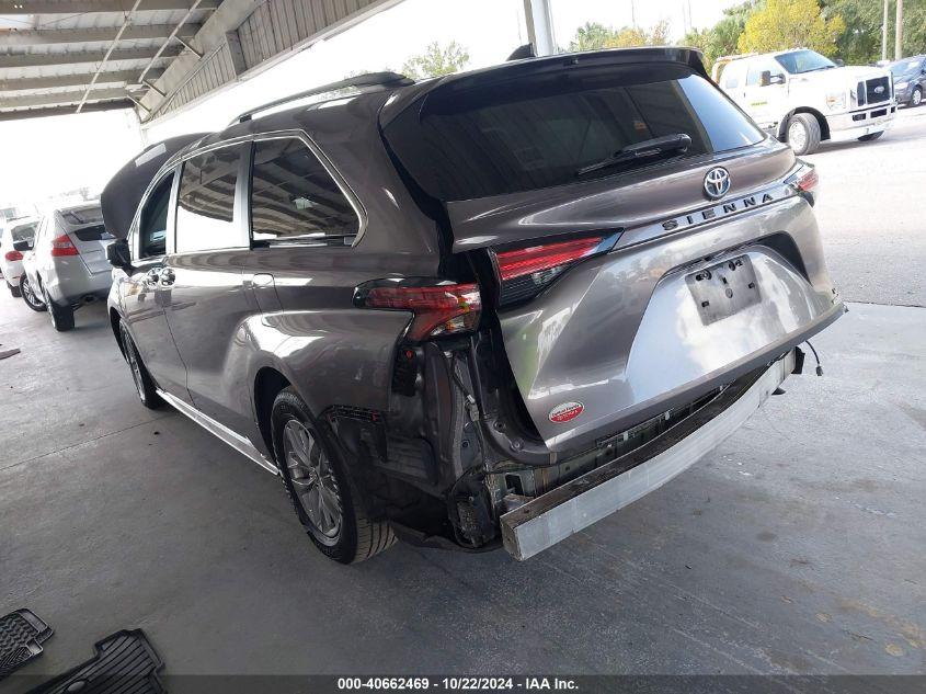 TOYOTA SIENNA LE 2022