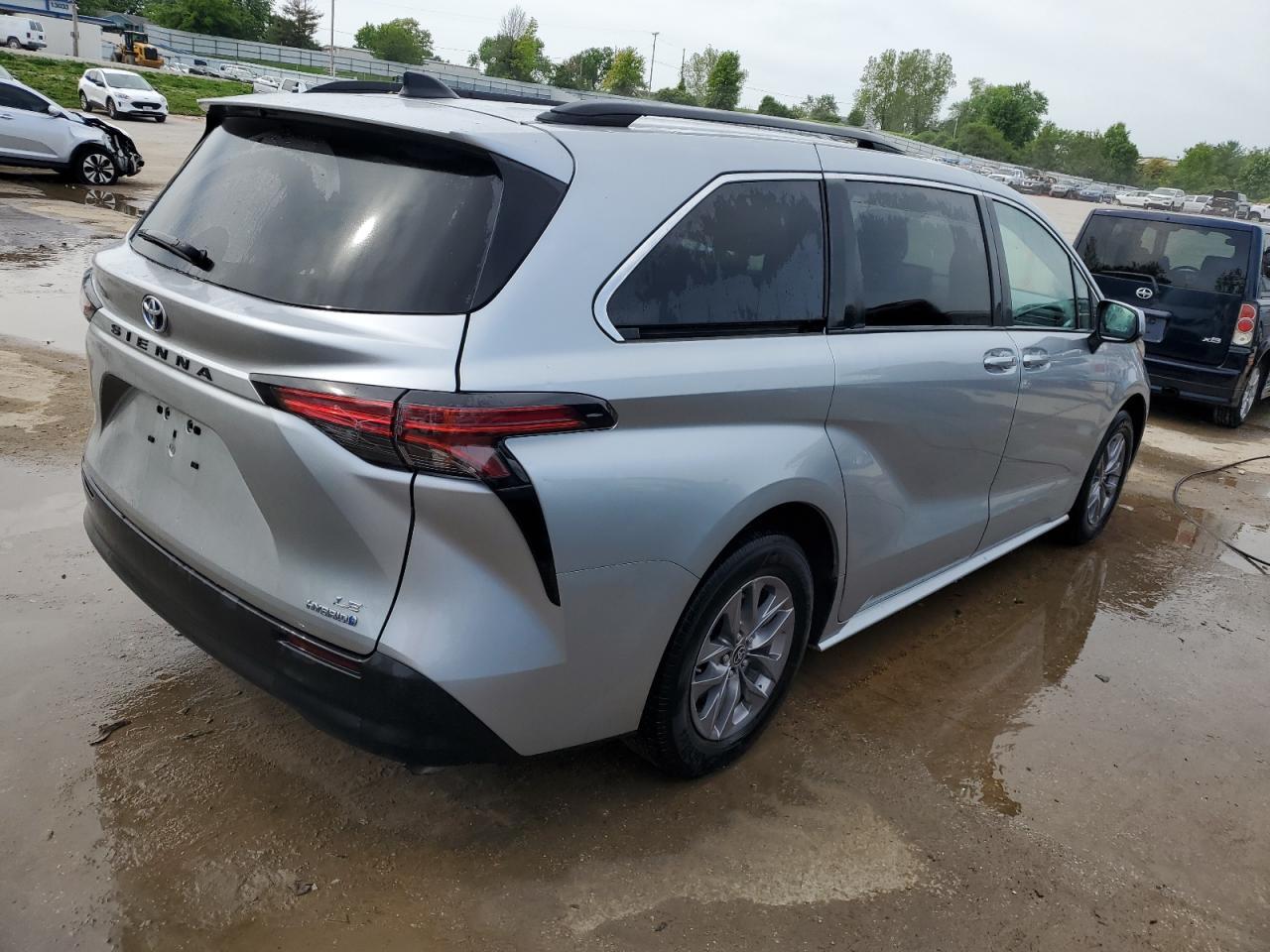 TOYOTA SIENNA LE SIENNA LE 2022