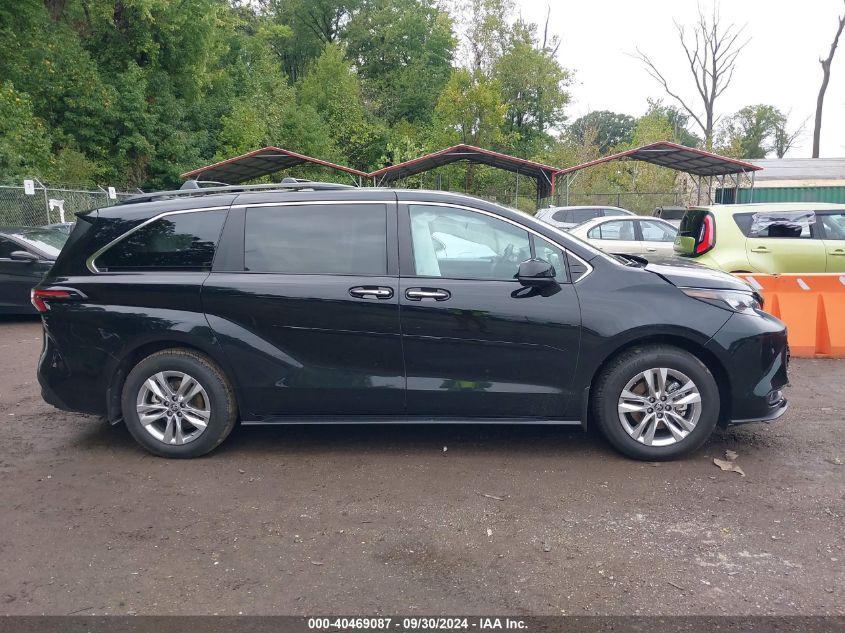 TOYOTA SIENNA WOODLAND EDITION 2023