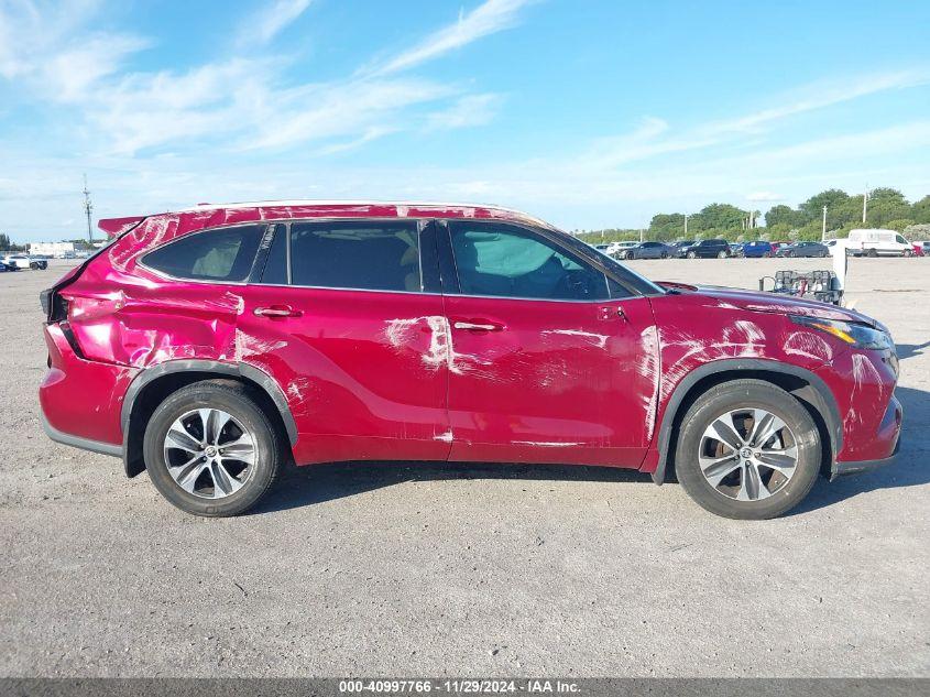 TOYOTA HIGHLANDER XLE 2022