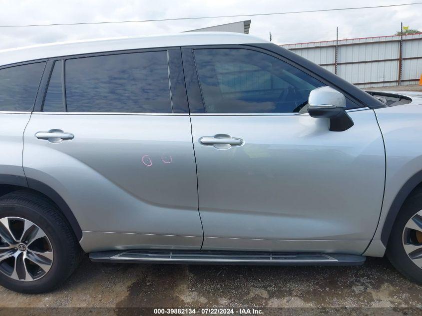 TOYOTA HIGHLANDER XLE 2021