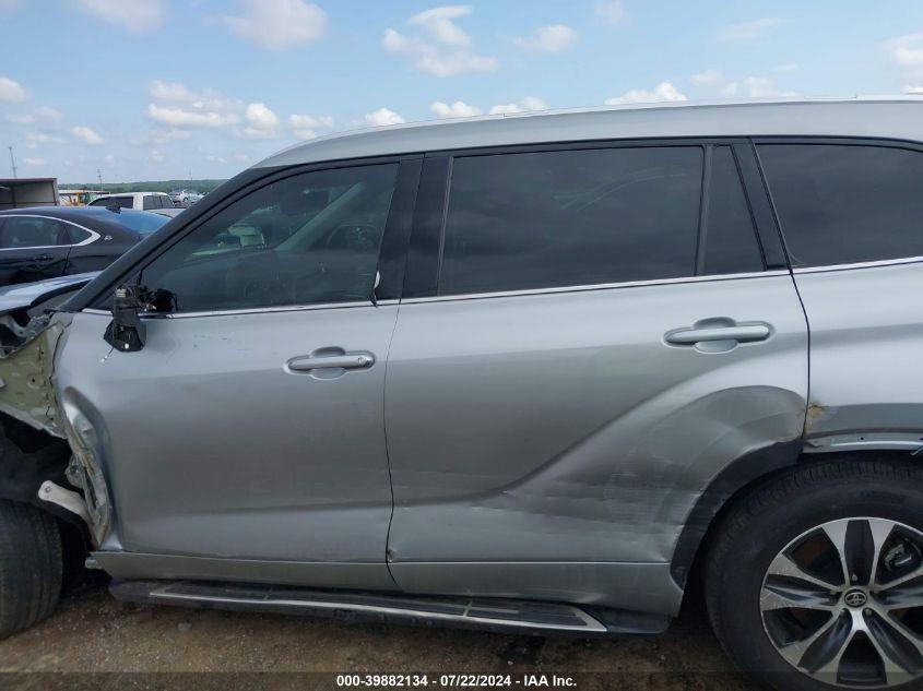 TOYOTA HIGHLANDER XLE 2021