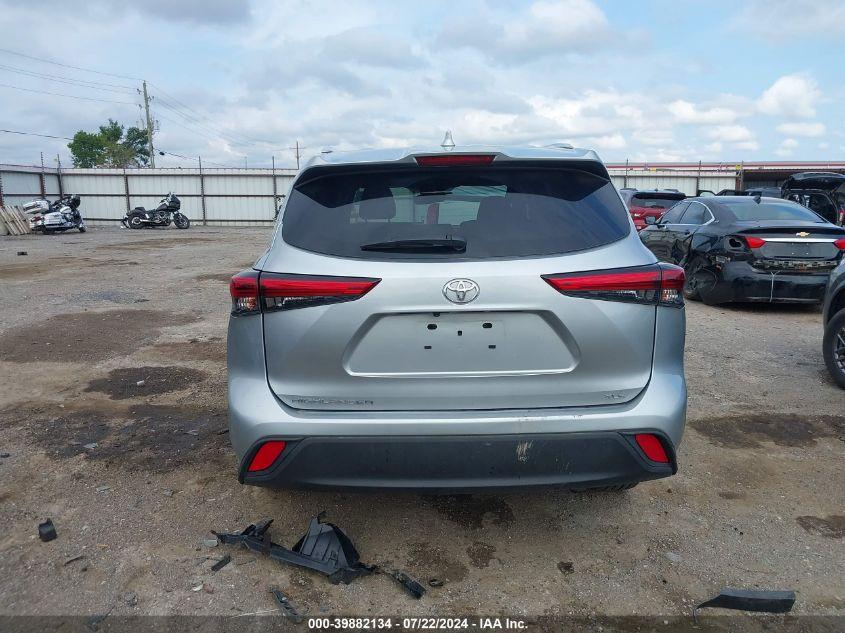 TOYOTA HIGHLANDER XLE 2021