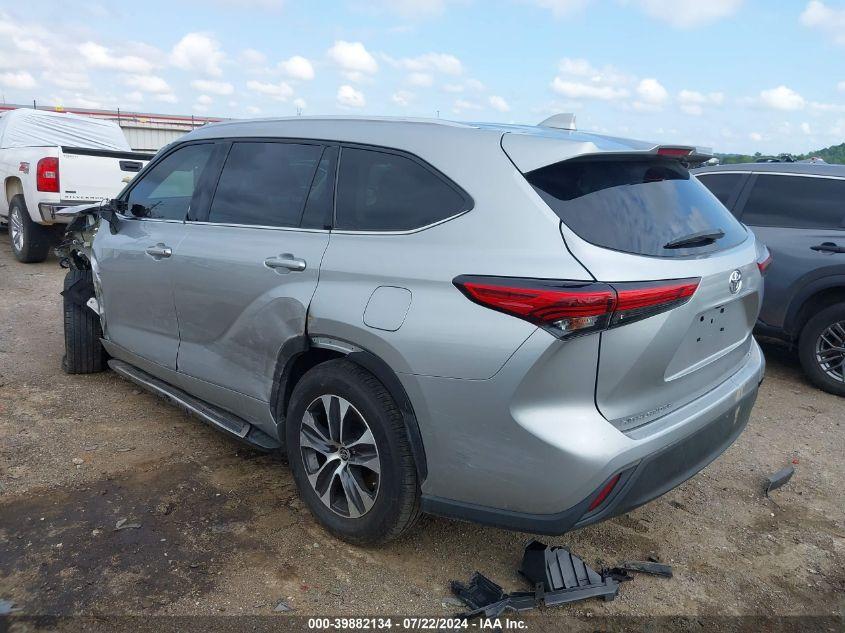 TOYOTA HIGHLANDER XLE 2021