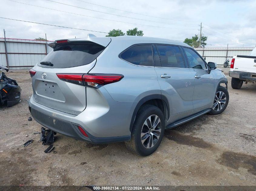 TOYOTA HIGHLANDER XLE 2021