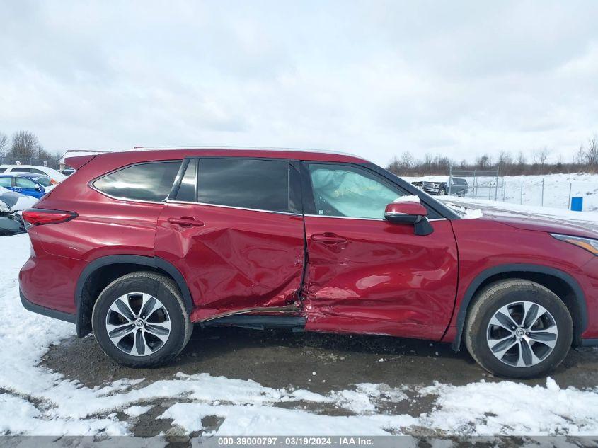 TOYOTA HIGHLANDER XLE 2020