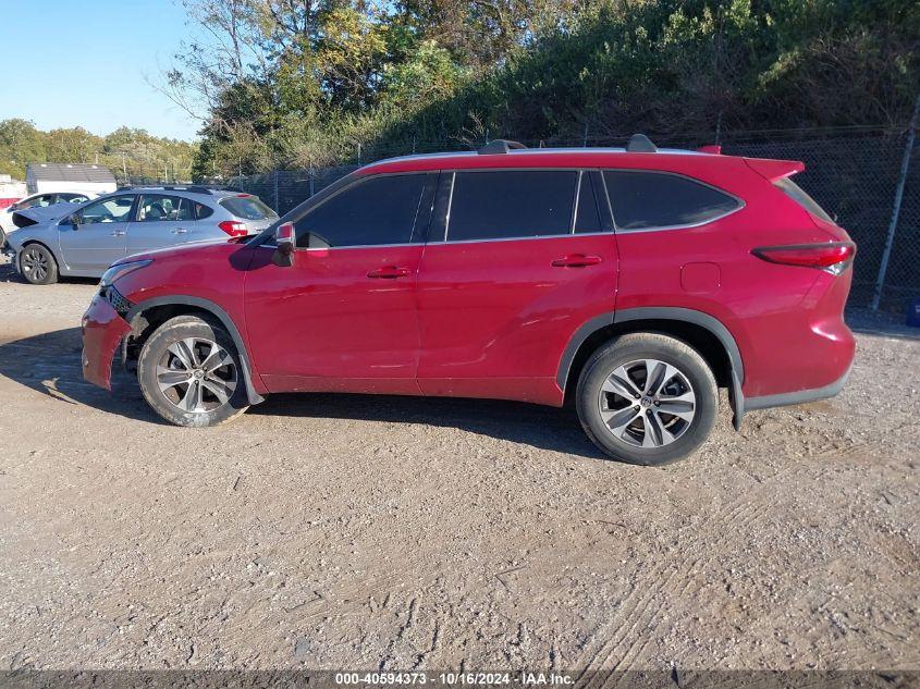 TOYOTA HIGHLANDER XLE 2021