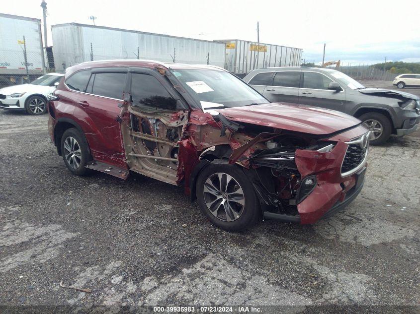 TOYOTA HIGHLANDER XLE 2021