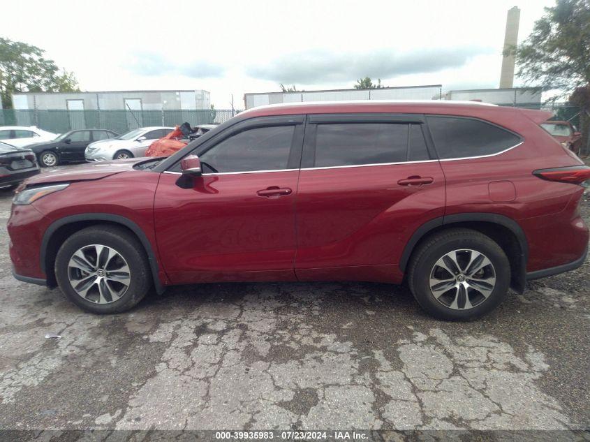 TOYOTA HIGHLANDER XLE 2021