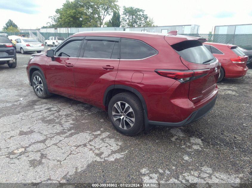 TOYOTA HIGHLANDER XLE 2021