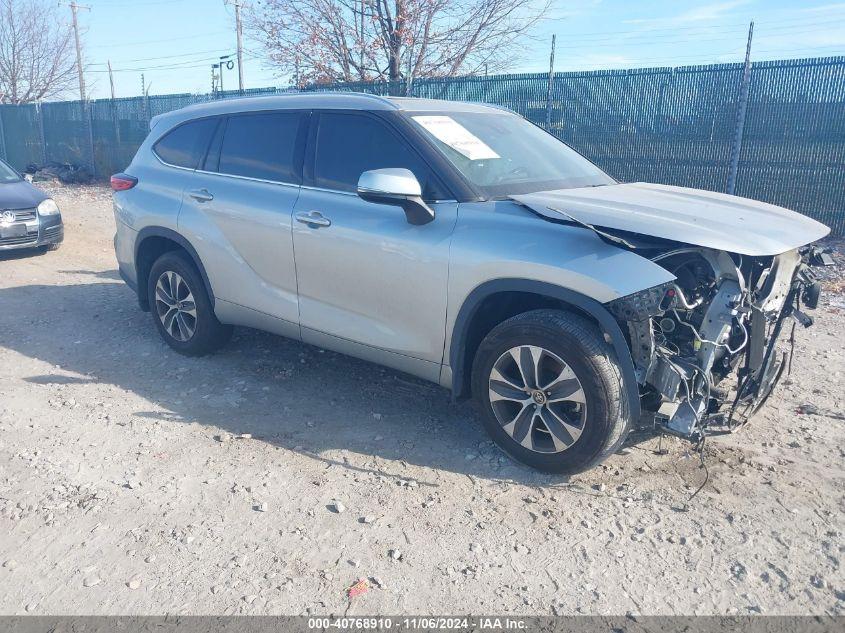 TOYOTA HIGHLANDER XLE 2021