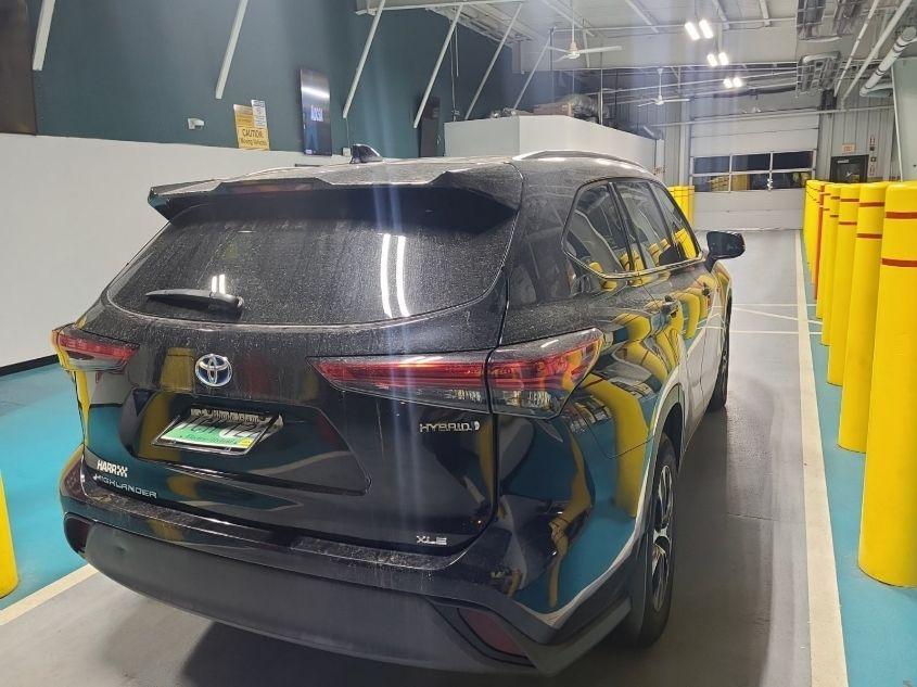 TOYOTA HIGHLANDER HYBRID XLE 2021