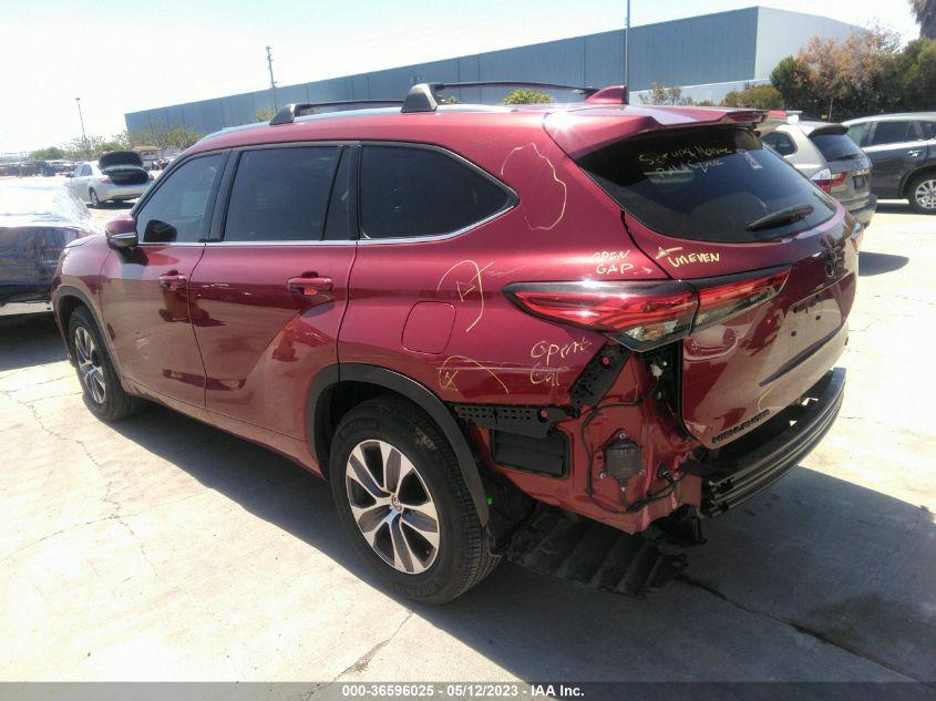 TOYOTA HIGHLANDER XLE 2021