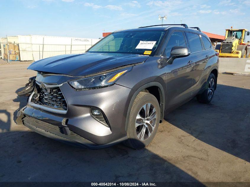 TOYOTA HIGHLANDER XLE 2022