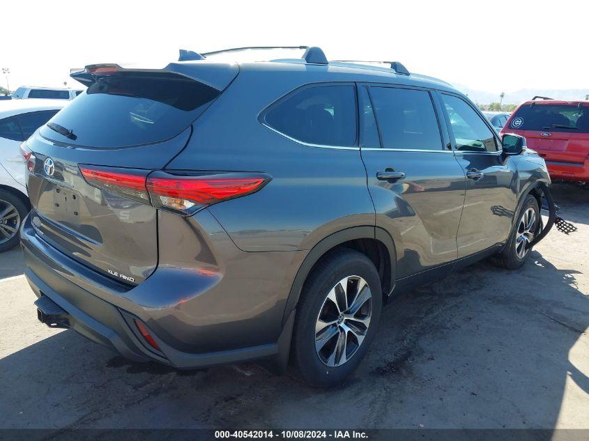 TOYOTA HIGHLANDER XLE 2022