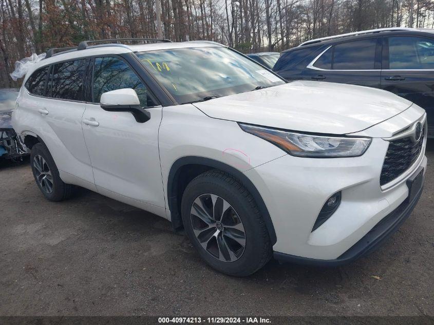 TOYOTA HIGHLANDER XLE 2020