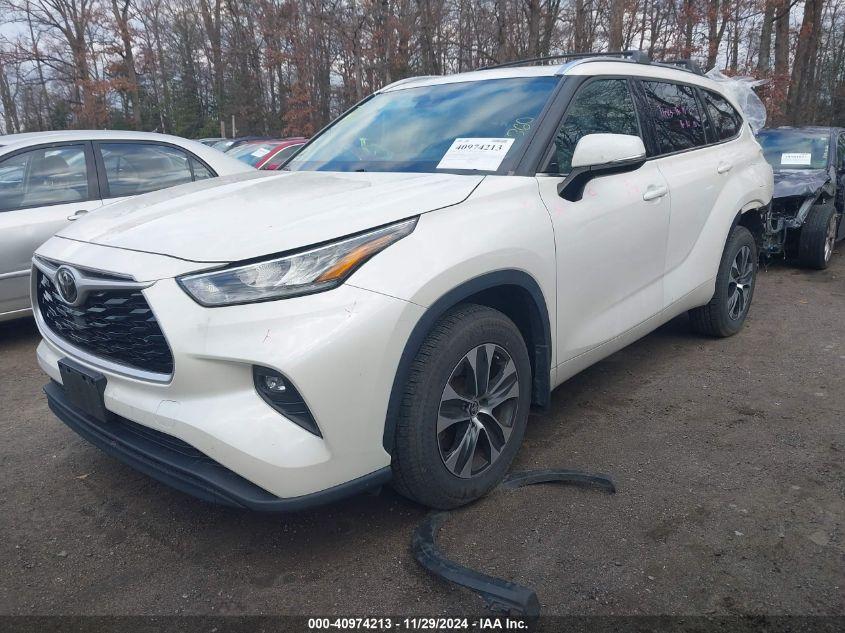 TOYOTA HIGHLANDER XLE 2020