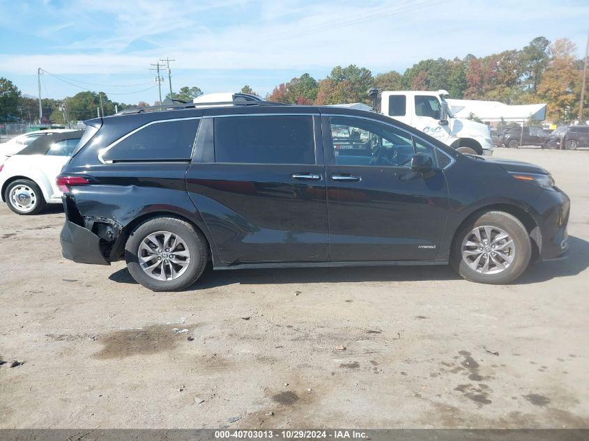 TOYOTA SIENNA XLE 2021