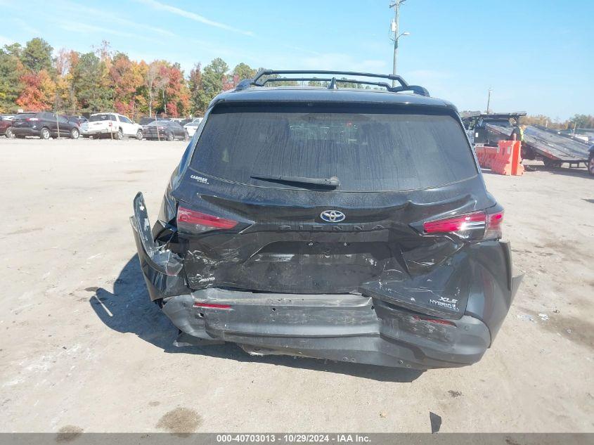 TOYOTA SIENNA XLE 2021