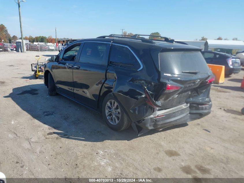 TOYOTA SIENNA XLE 2021