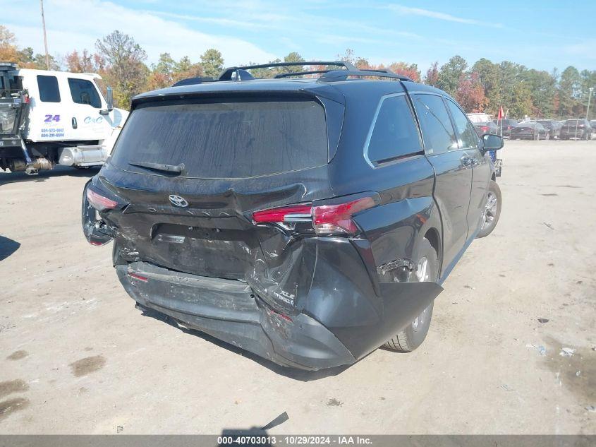 TOYOTA SIENNA XLE 2021