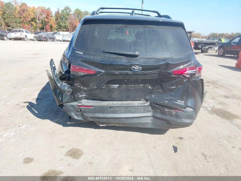 TOYOTA SIENNA XLE 2021