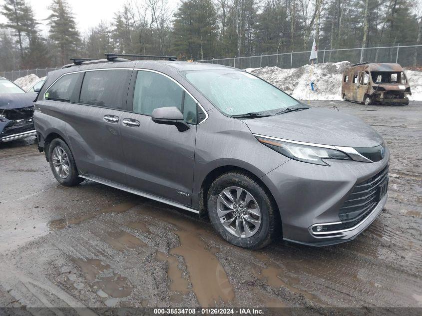 TOYOTA SIENNA XLE 2021