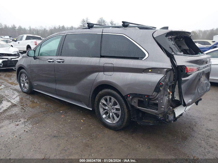 TOYOTA SIENNA XLE 2021